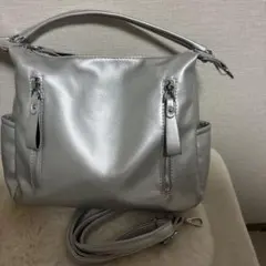シルバー 合成皮革 ショルダーバッグ