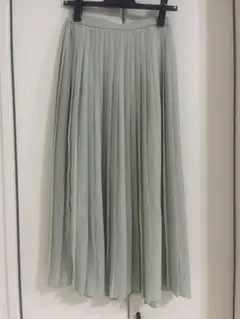 ミントグリーン プリーツロングスカート