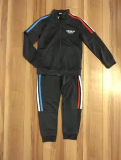 adidasジャージ上下　130cm