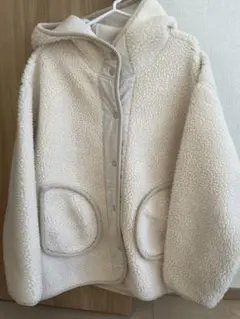 フリースジャケット・ボアジャケット　クリーム色　フード付き