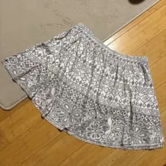 ★新品★オールドネイビー★花柄コットンフレアスカート ★グレー★M〜Lのサムネイル