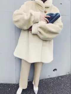 ルーアンドレア LOU ANDREA ベージュ FAKE MINK VEST - メルカリ