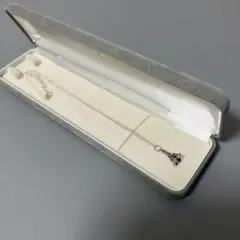 新品未使用シルバーエッフェル塔ネックレス