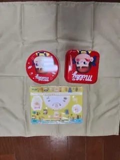 ペコちゃん缶2つ+おまけつき