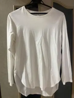 ユニクロ　長袖Tシャツ