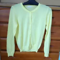 薄生地 黄色カーディガン