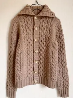 ケーブル編みニットカーディガン