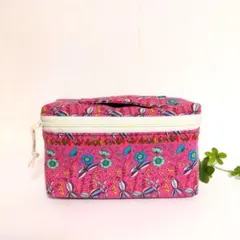 ボタニカル花柄　四角いポーチ　ボックスポーチ　ポーチ　ペンケース　お化粧ポーチ