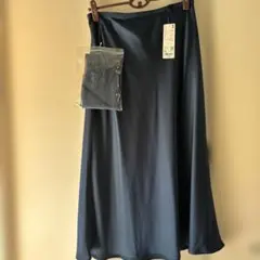 ユニクロ♡サテンスカート69ネイビーXL
