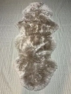 ⭐️天然羊毛ムートンラグ1.5匹サイズ　人気色トープ色　新品未使用⭐️