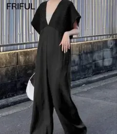 FRIFUL ブラック Vネックオールインワン