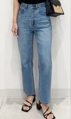 GU ハイウエストストレートデニム