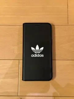 adidas ブラック 手帳型ケース