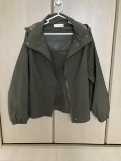 マウンテンパーカー　カーキ　Ｌサイズ