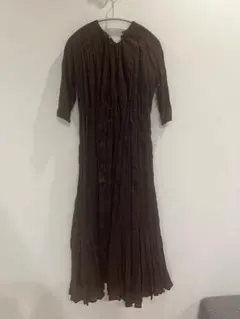 センスオブプレイス　ブラウン プリーツ ロングワンピース