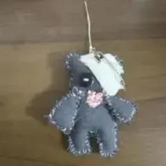 ハンドメイド ぬいぐるみ クマ チャームのサムネイル