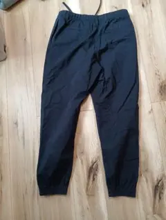 UNIQLO ブラックパンツ Mサイズ