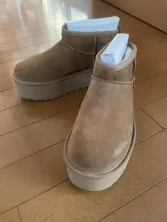 UGG ムートンブーツ クラシックウルトラミニプラットフォームブーツのサムネイル