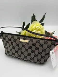 美品 GUCCI グッチ GGキャンバス アクセサリーポーチのサムネイル
