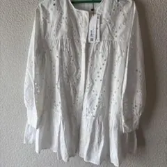 ZARA 刺繍入りホワイトシャツ XS
