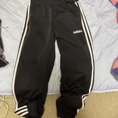 adidas 黒 ストライプ ジョガーパンツ