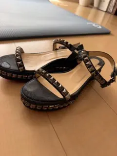 Christian Louboutin スタッズ サンダルのサムネイル