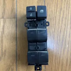 トヨタ 純正 パワーウィンドウスイッチ 84040-12200のサムネイル