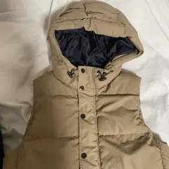 フード付き　ダウンベスト