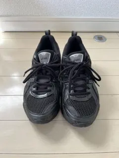 ASICS GEL Kinetic オールブラック シューズ