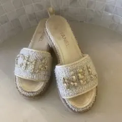 CHANEL ツイードロゴサンダル