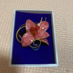 ブローチ　珊瑚