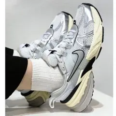 NIKE WMNS V2K RUN FD0736-100 23.0cm SMT