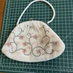 ビーズ刺繍 花模様 クラッチバッグ
