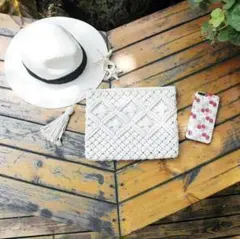 マクラメポーチ　クラッチバック 編み込み　かごバック　ホワイト　白