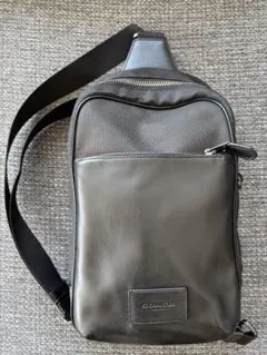 近年モデル 極美品コーチ COACH メンズ ボディバッグ レザー 斜め掛け 黒