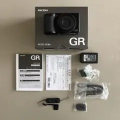 RICOH GR IIIx 【シャッター数少 2800回】予備電池・充電器付 - メルカリ