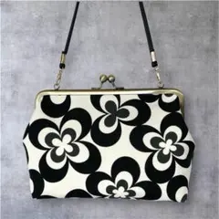 モダンフラワー　花柄　モノトーン　がま口ショルダーバッグ　がま口バッグ