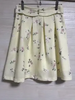 【新品未使用】ミッシュマッシュ　花柄スカート