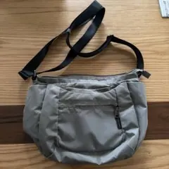 イザック　ショルダーバッグ グレーのサムネイル