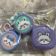 ちいかわ　カラビナつき刺繍スクエアミニポーチ1種とまんまるミニシリコンポーチ2種