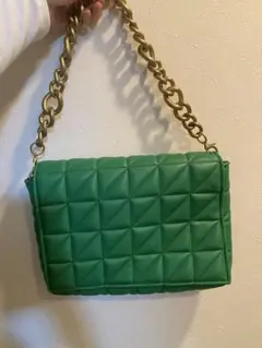 ZARAキルティングチェーンバッグ