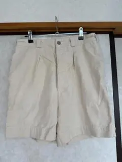 M52 アイボリー ショートパンツ 前タック付き