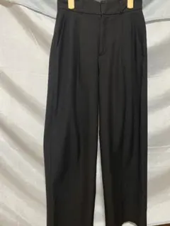 GU ブラック ストレートパンツ Sサイズ