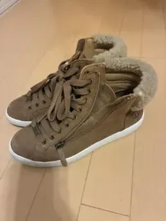 UGG ハイカットスニーカー ボア ブラウンのサムネイル