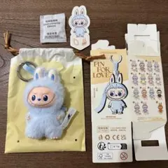 POPMART　ラブブ　イニシャル　D　水色　ブルー