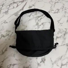 ユニクロ ドローストリングバッグ スモール ブラック