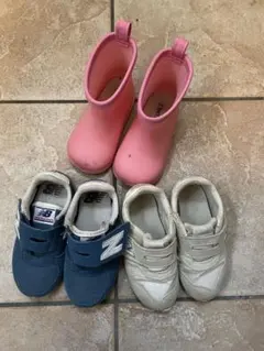 New Balance スニーカー ・ピンク長靴