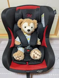 赤と黒のチャイルドシート