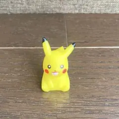 ポケモン　ピカチュウ フィギュア