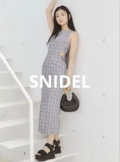 【最終値下げ】SNIDEL バックデザインIラインワンピース チェック